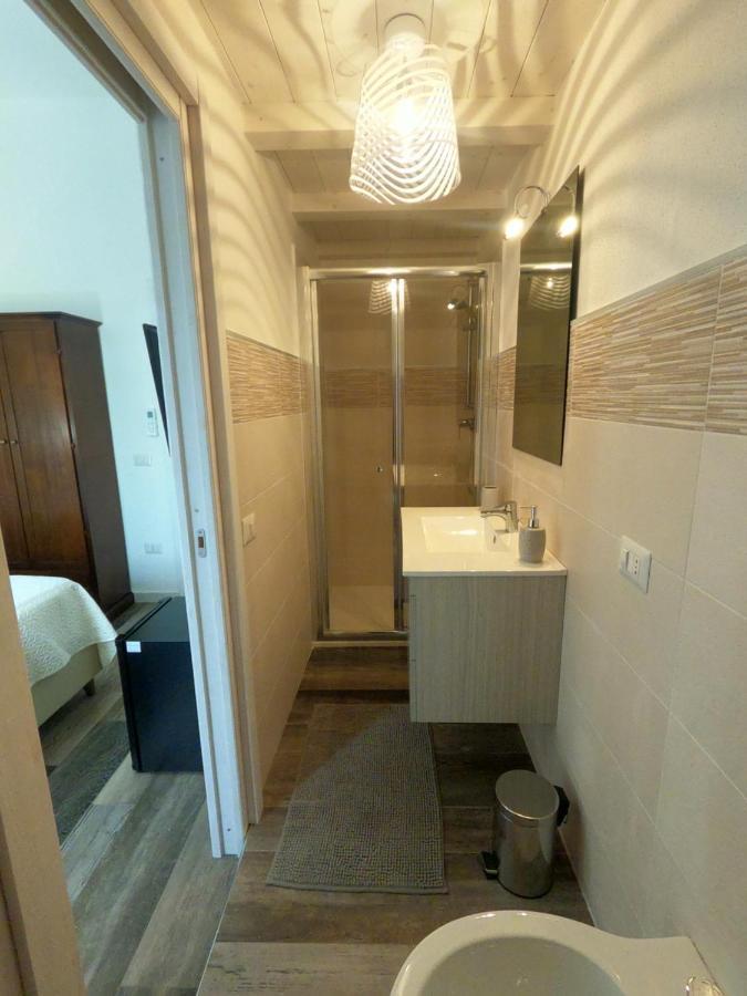 Villa Sari Affitta Camere ลากาเลตตา ภายนอก รูปภาพ